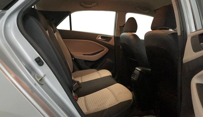 2019 Hyundai Elite i20 MAGNA PLUS 1.2, Petrol, Manual, 80,799 km, Right Side Rear Door Cabin