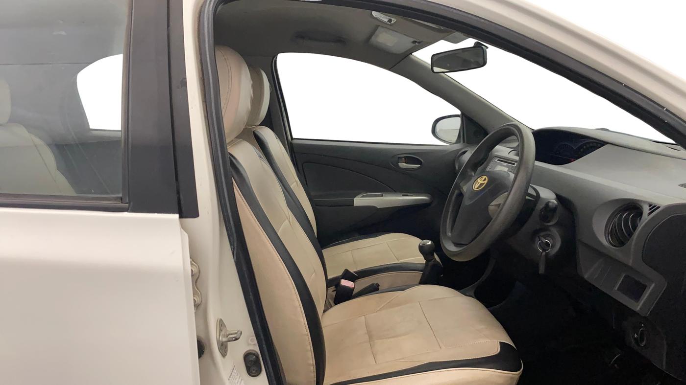 2013 Toyota Etios Liva TRD SPORTIVO PETROL, Petrol, Manual, 28,181 km, Right Side Front Door Cabin