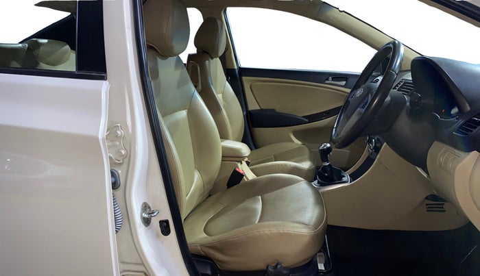 2017 Hyundai Verna 1.6 VTVT SX (O) AT, Petrol, Automatic, 25,039 km, Right Side Front Door Cabin