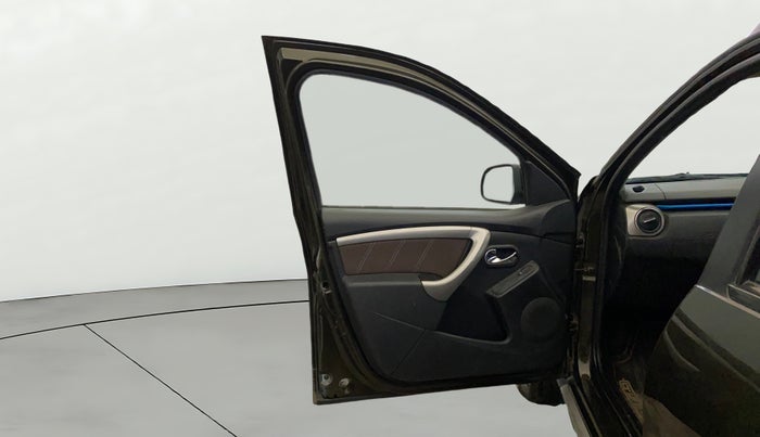 2020 Renault Duster RXZ 1.5 PETROL MT, Petrol, Manual, 50,715 km, LHS Front Door