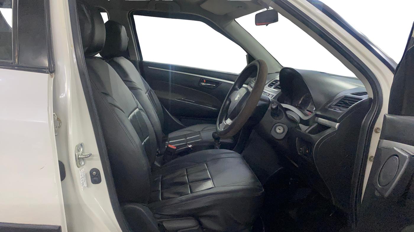 2015 Maruti Swift VXI, CNG, Manual, 88,487 km, Right Side Front Door Cabin