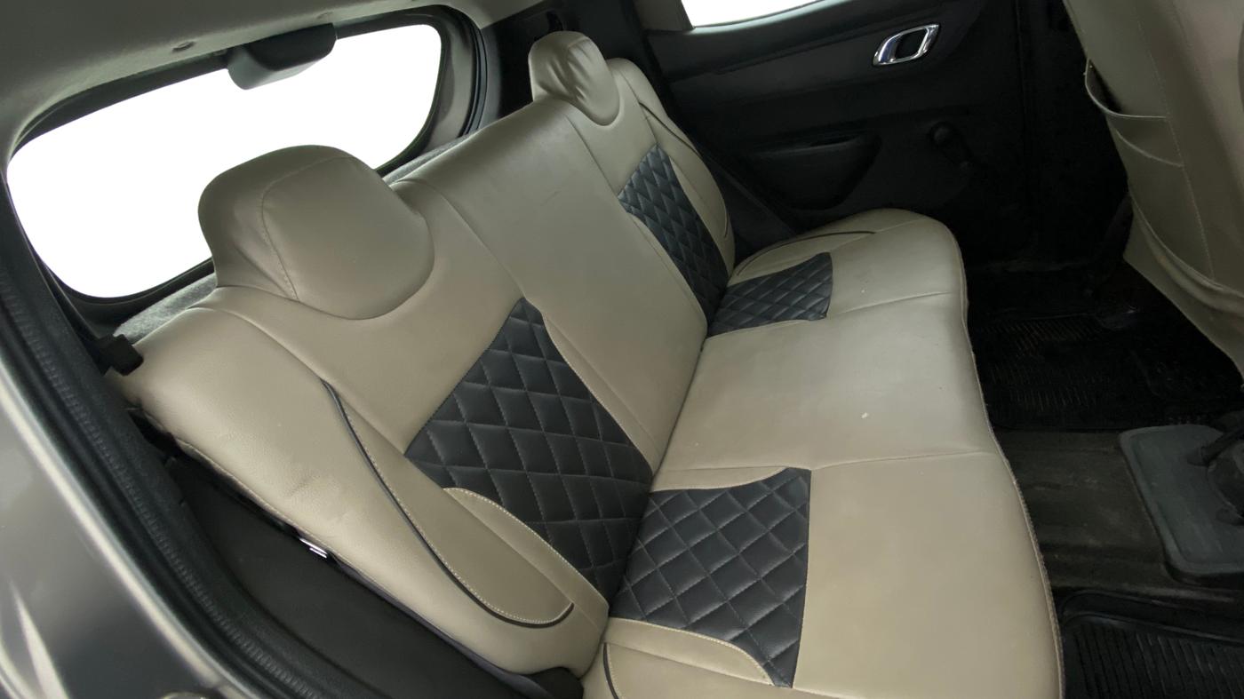 2019 Renault Kwid RXT 1.0 (O), Petrol, Manual, 60,583 km, Right Side Rear Door Cabin