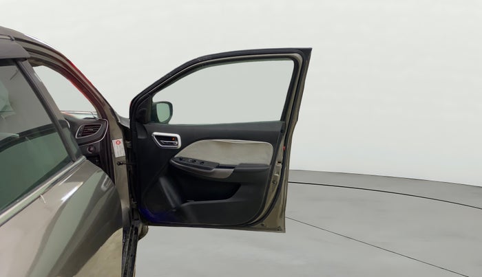 2019 Toyota Glanza V CVT, CNG, Automatic, 84,272 km, RHS Front Door