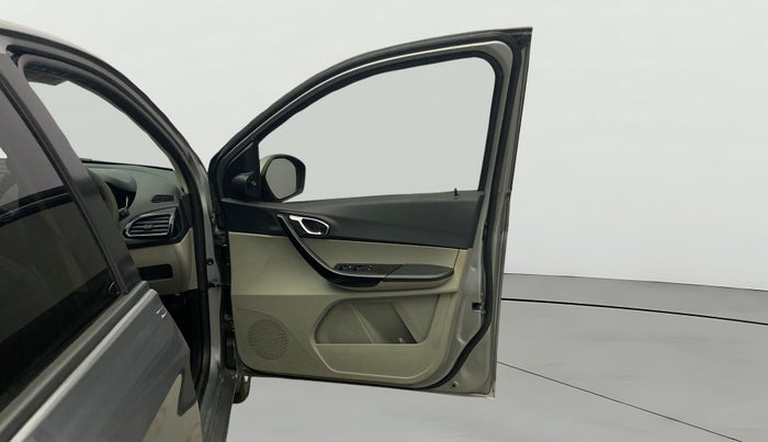 2018 Tata Tiago XZA PETROL, Petrol, Automatic, 80,365 km, RHS Front Door