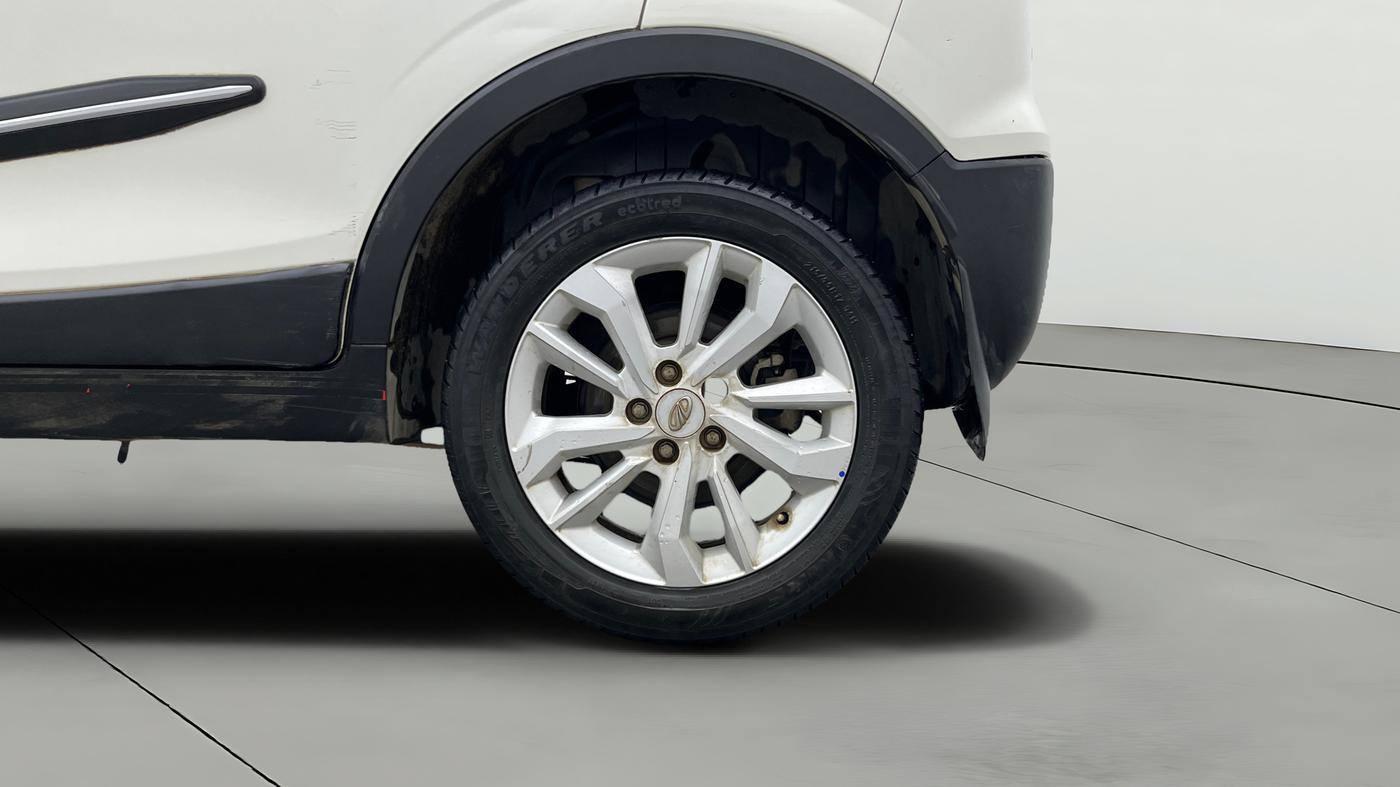 2022 Mahindra XUV300 W8 1.5 DIESEL, Diesel, Manual, 44,851 km, Left Rear Wheel