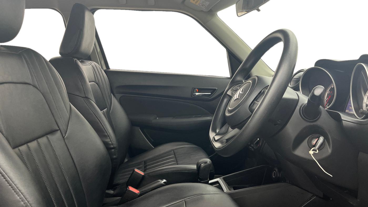 2018 Maruti Swift VXI AMT, Petrol, Automatic, 74,347 km, Right Side Front Door Cabin