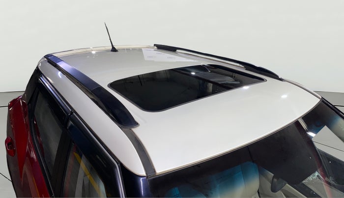 2021 Mahindra XUV300 W8(O) 1.2 PETROL DUAL TONE, Petrol, Manual, 5,206 km, Roof