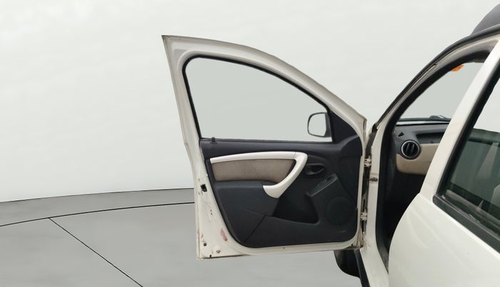 2014 Renault Duster 85 PS RXL DIESEL (OPT), Diesel, Manual, 77,496 km, LHS Front Door