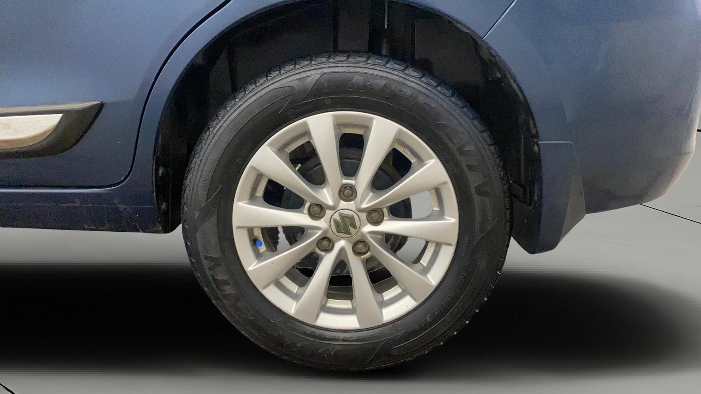 2014 Maruti Ertiga VXI, Petrol, Manual, 30,602 km, Left Rear Wheel