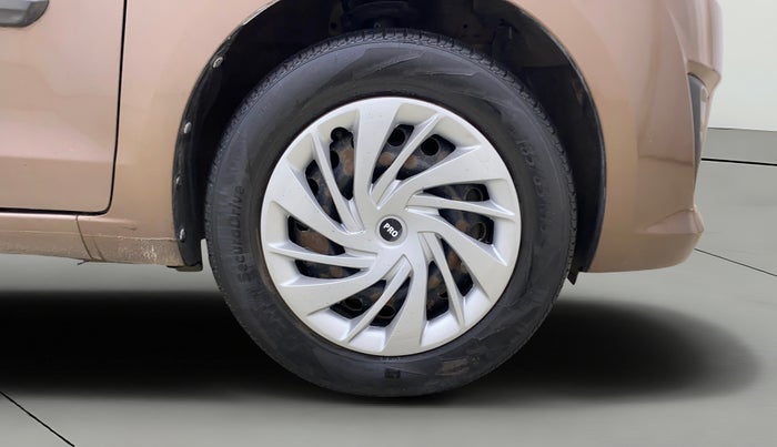 2014 Maruti Ertiga VXI, Petrol, Manual, 1,16,437 km, Right Front Wheel