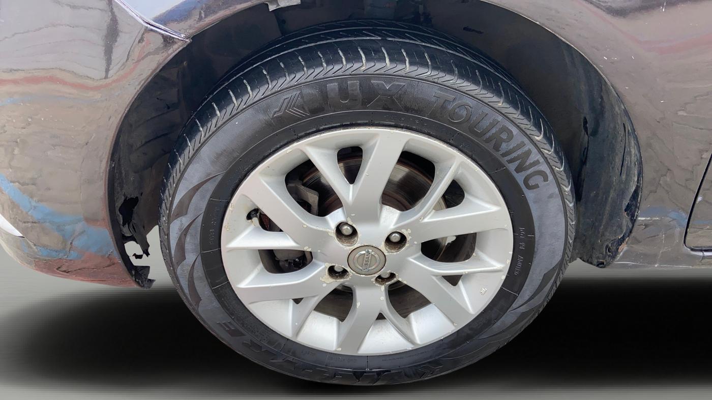 2017 Nissan Sunny XV DIESEL, Diesel, Manual, 1,24,498 km, Left Front Wheel