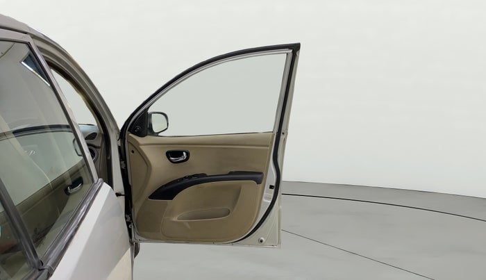 2014 Hyundai i10 SPORTZ 1.1, Petrol, Manual, 40,814 km, RHS Front Door