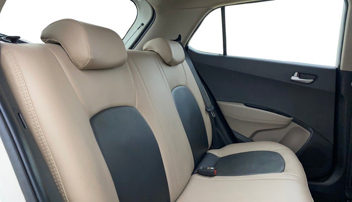 2015 Hyundai Grand i10 ASTA AT 1.2 KAPPA VTVT, Petrol, Automatic, 36,235 km, Right Side Rear Door Cabin