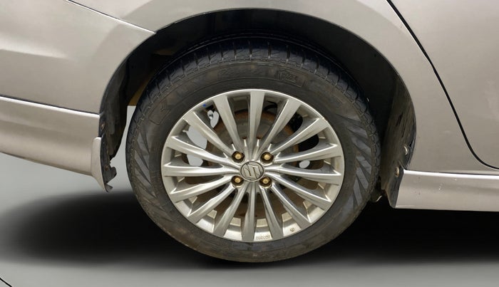 2016 Maruti Ciaz ZDI+ SHVS RS, Diesel, Manual, 95,428 km, Right Rear Wheel