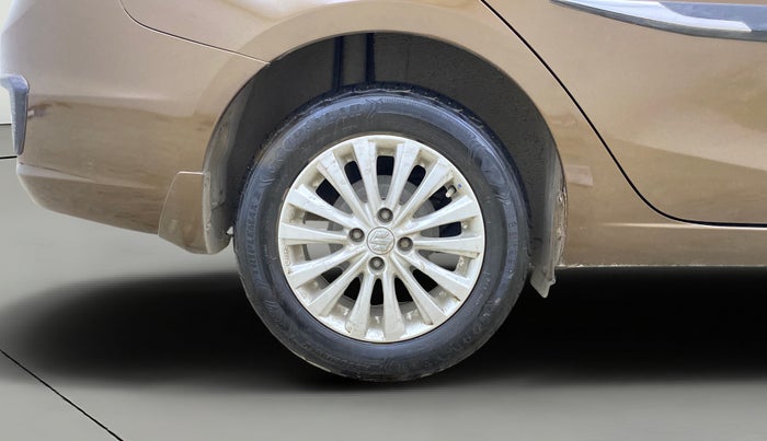 2015 Maruti Ciaz ZXI, Petrol, Manual, 94,892 km, Right Rear Wheel