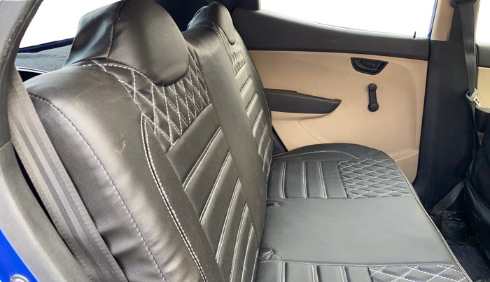 2017 Hyundai Eon ERA +, Petrol, Manual, 71,675 km, Right Side Rear Door Cabin