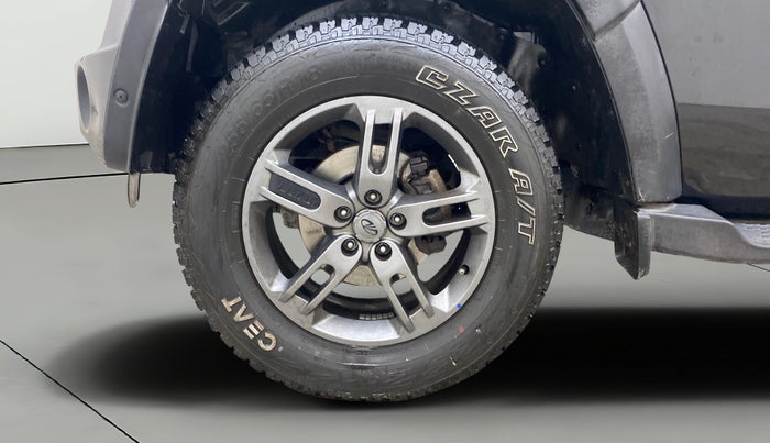 2022 Mahindra Thar LX PETROL HT 4WD AT, Petrol, Automatic, 60,639 km, Left Front Wheel