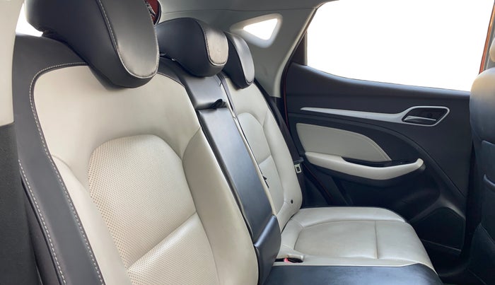 2022 MG ASTOR SHARP EX 1.5 MT, Petrol, Manual, 24,790 km, Right Side Rear Door Cabin