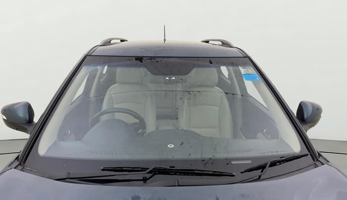 2022 Mahindra XUV300 W8 (O) 1.5 DIESEL AMT, Diesel, Automatic, 64,873 km, Front Windshield