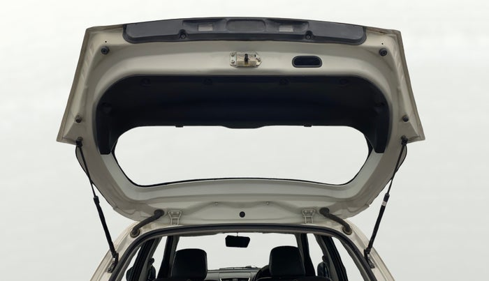 2014 Maruti Swift VXI, Petrol, Manual, 19,993 km, Boot Door Open