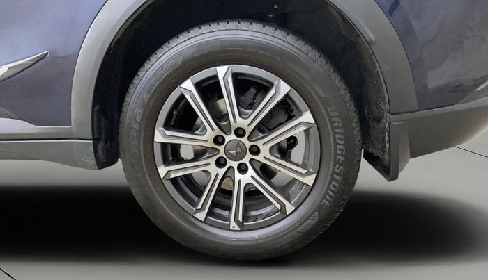 2022 Mahindra XUV700 AX 7 P AT 7 STR, Petrol, Automatic, 53,385 km, Left Rear Wheel