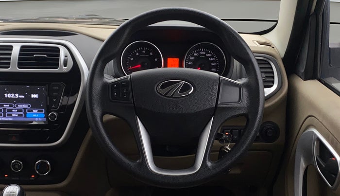 2018 Mahindra TUV 300 PLUS P8, Diesel, Manual, 31,709 km, Steering Wheel Close Up