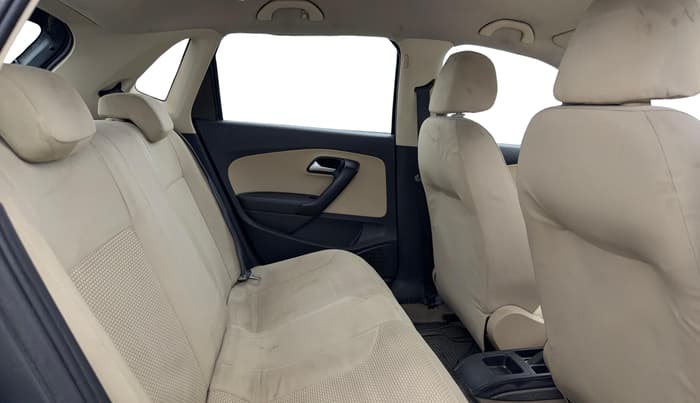 2015 Volkswagen Polo COMFORTLINE 1.2L, Petrol, Manual, 1,10,848 km, Right Side Rear Door Cabin