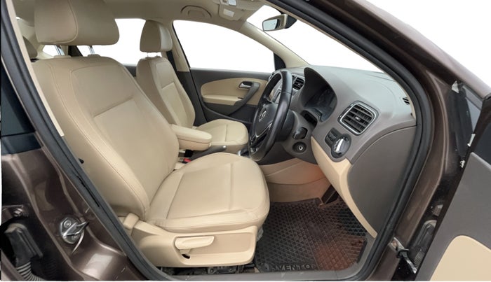 2017 Volkswagen Vento 1.2 TSI HIGHLINE PLUS AT, Petrol, Automatic, 43,250 km, Right Side Front Door Cabin