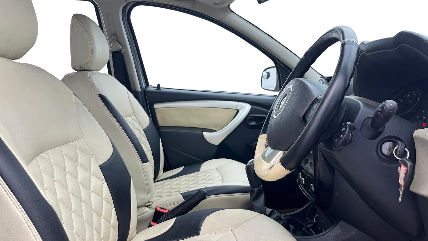 2013 Renault Duster 85 PS RXL DIESEL, Diesel, Manual, 75,232 km, Right Side Front Door Cabin