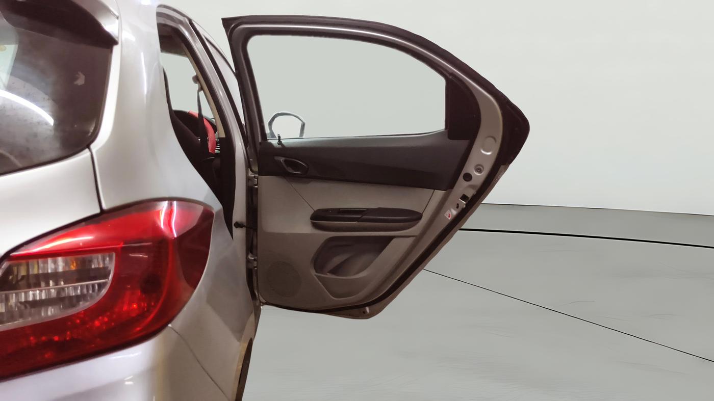 2016 Tata Tiago XT PETROL, Petrol, Manual, 99,343 km, RHS Rear Door