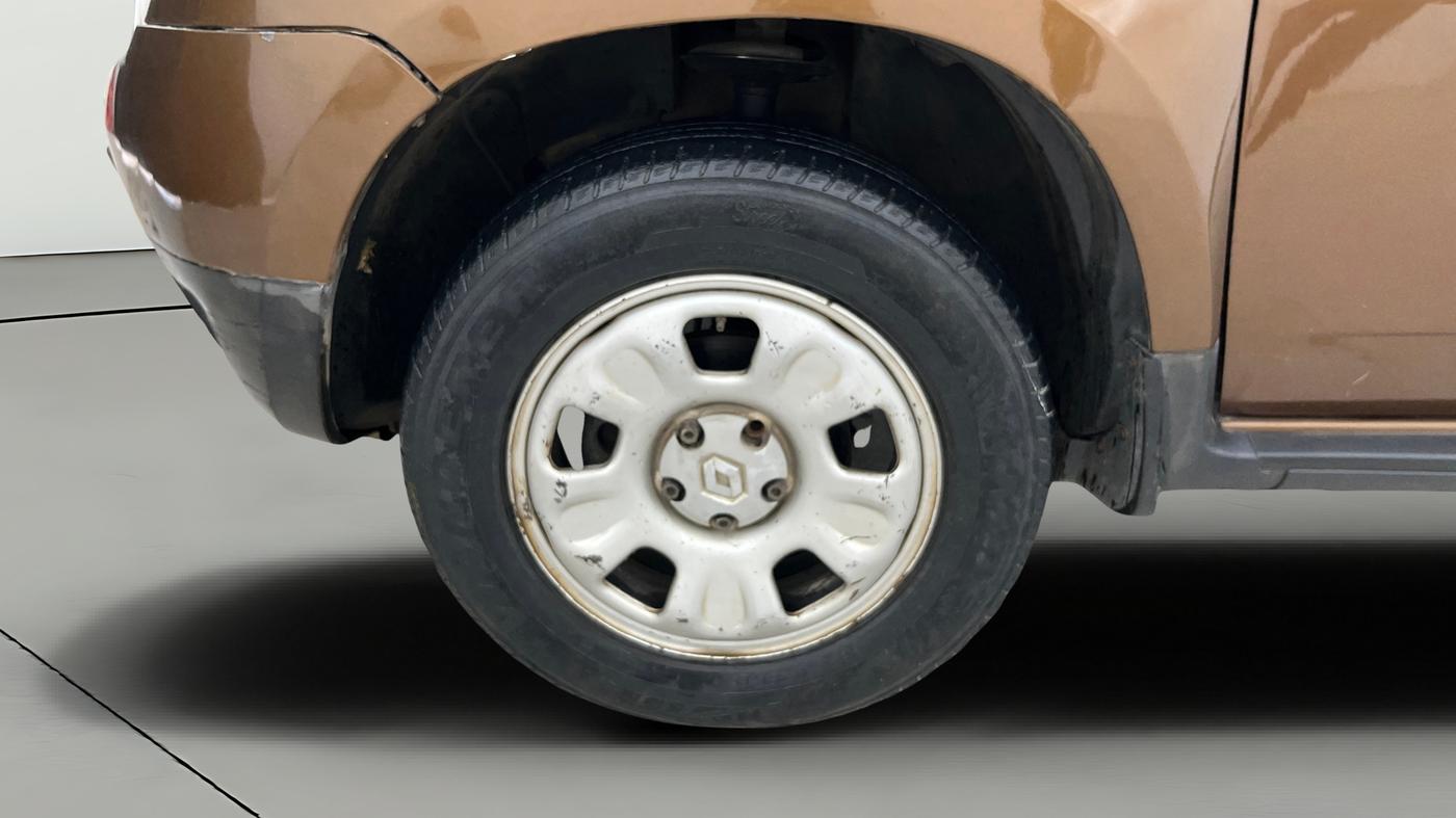 2014 Renault Duster 85 PS RXL DIESEL, Diesel, Manual, 1,08,010 km, Left Front Wheel