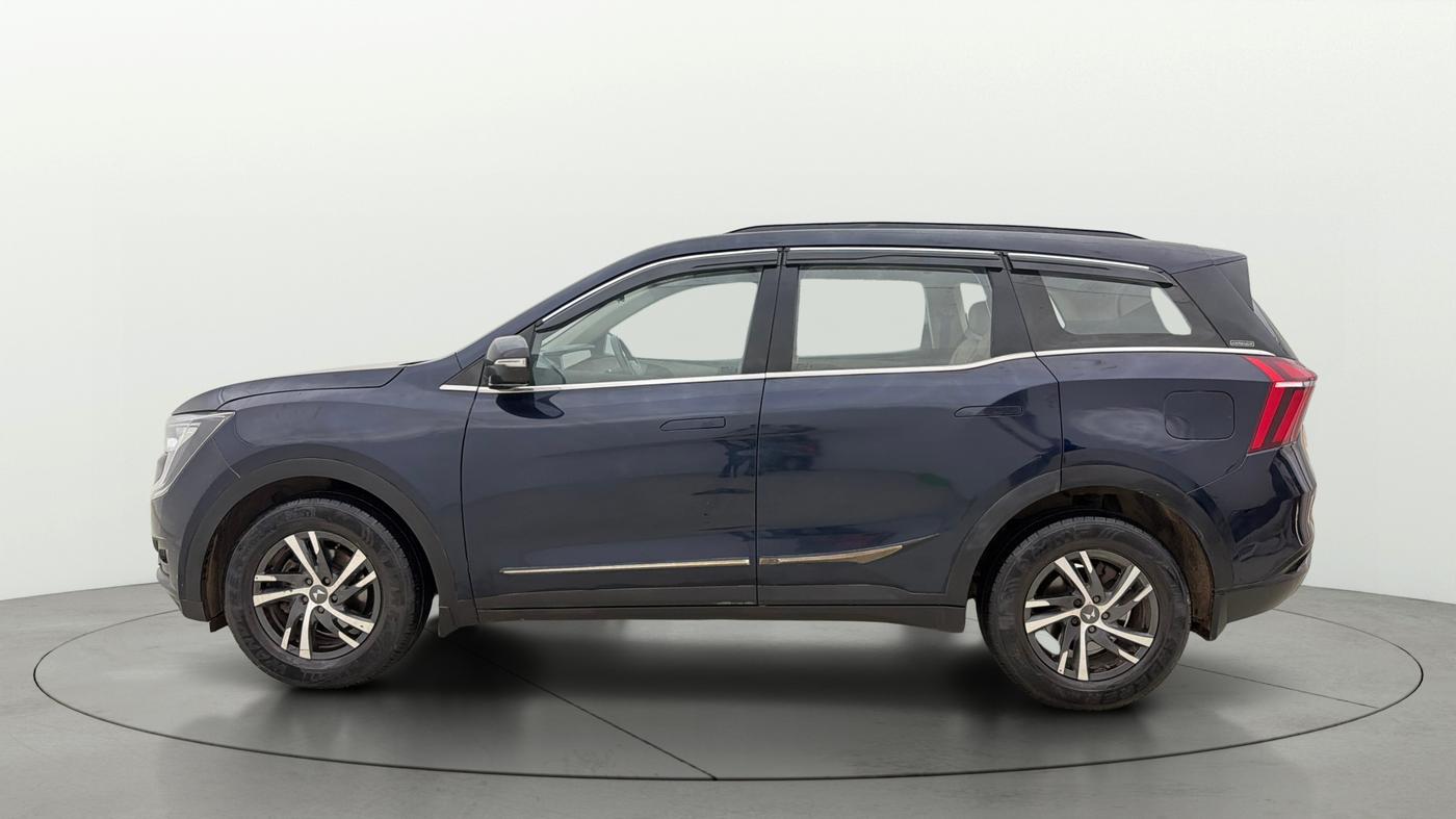 2022 Mahindra XUV700 AX 5 P AT 5 STR, Petrol, Automatic, 72,490 km, Left Side