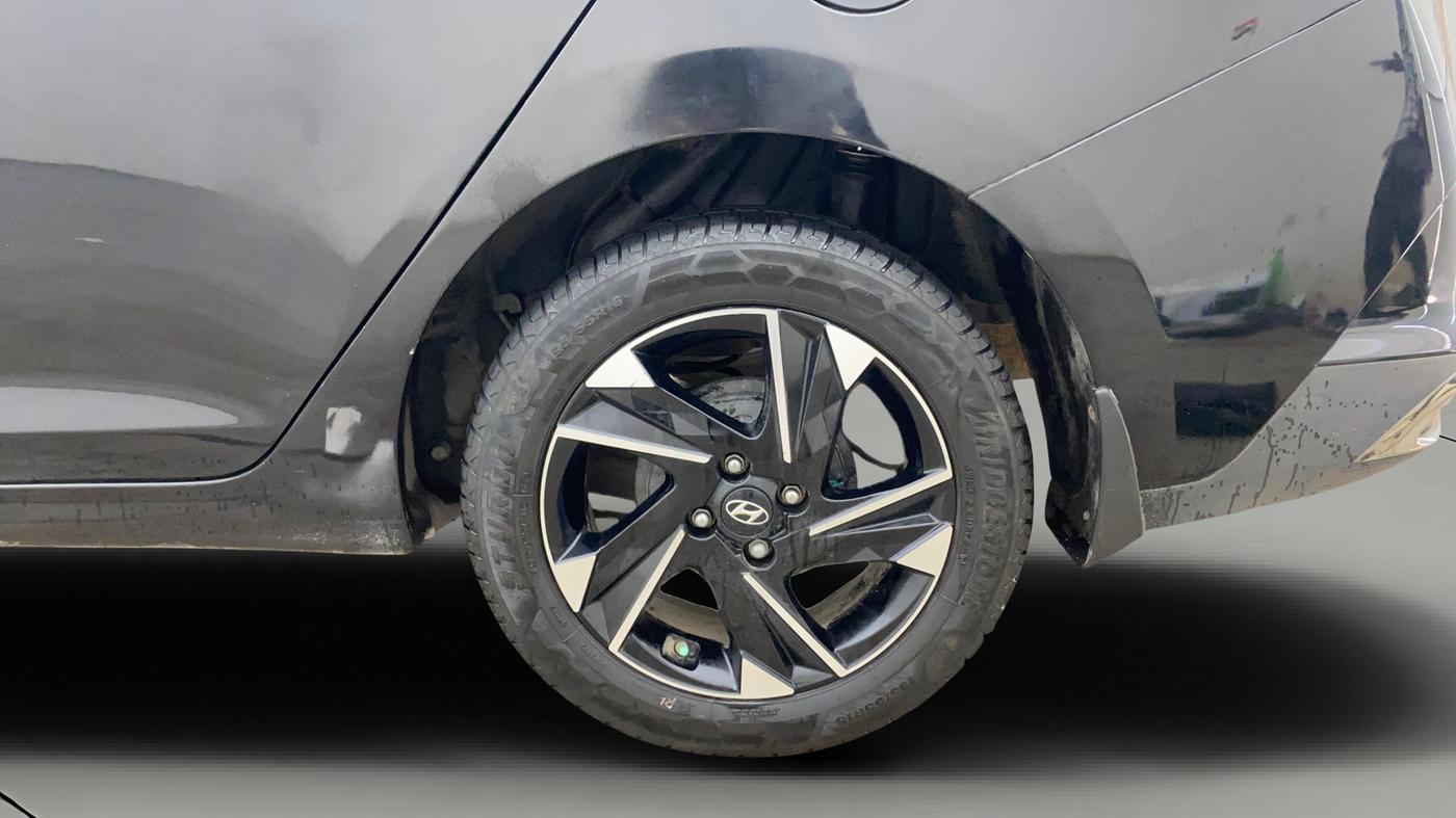 2021 Hyundai Verna SX (O)1.5 MPi, Petrol, Manual, 1,16,629 km, Left Rear Wheel