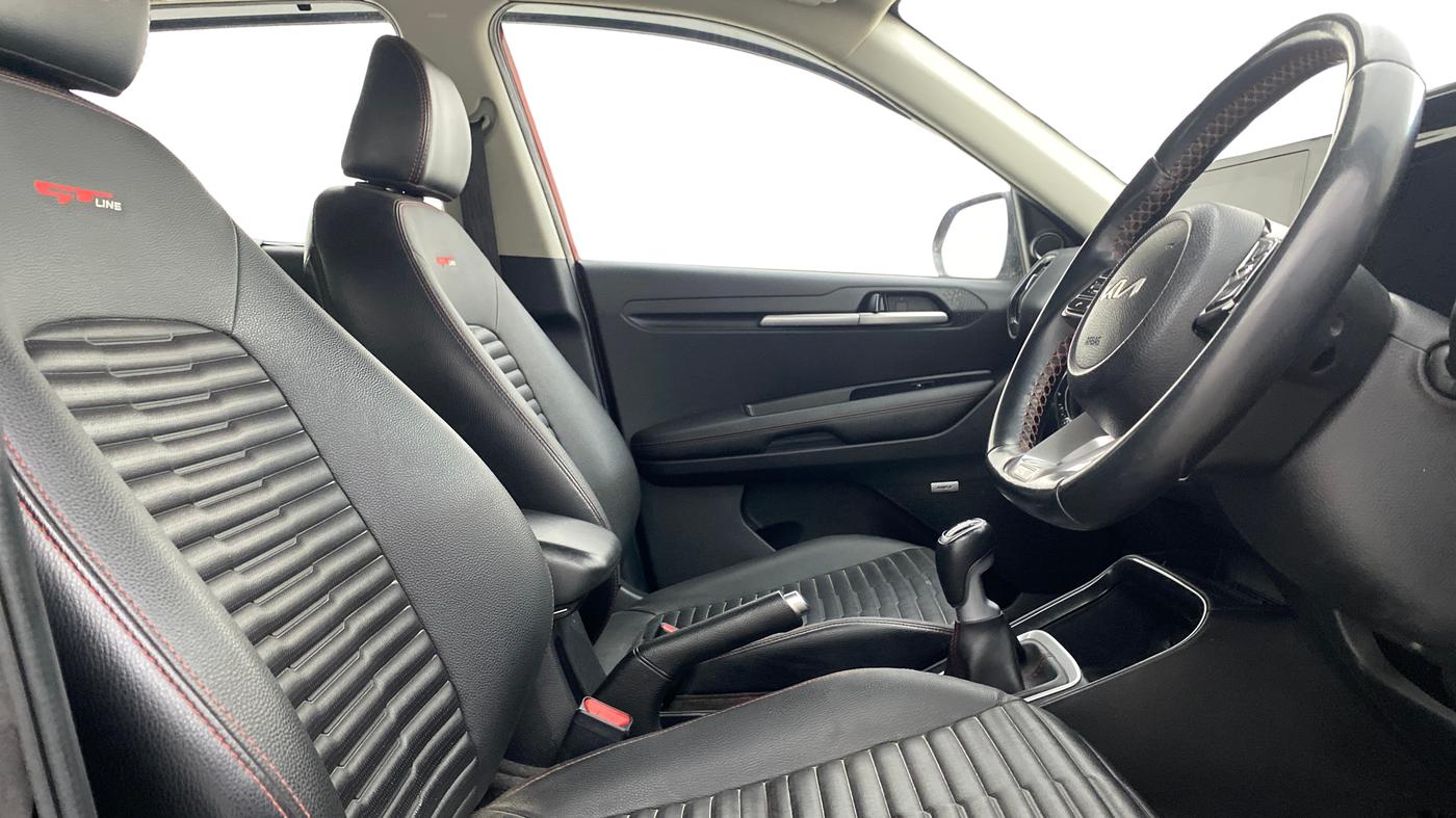 2023 KIA SONET GTX PLUS 1.5 IMT, Diesel, Manual, 1,22,125 km, Right Side Front Door Cabin