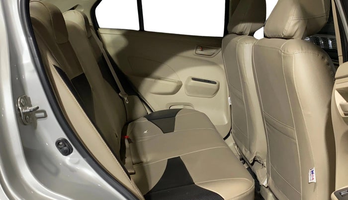 2016 Maruti Swift Dzire LXI (O), Petrol, Manual, 17,567 km, Right Side Rear Door Cabin