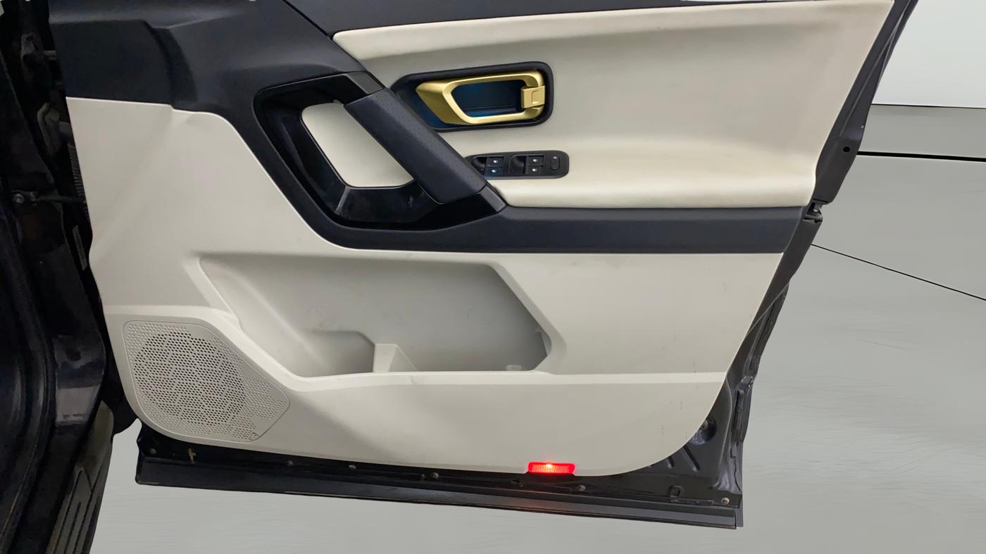 2023 Tata Safari XZA PLUS GOLD, Diesel, Automatic, 39,443 km, Driver Side Door Panels Control