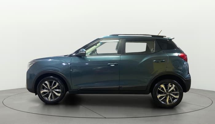 2021 Mahindra XUV300 W8 (O) 1.2 PETROL AMT, Petrol, Automatic, 91,580 km, Left Side