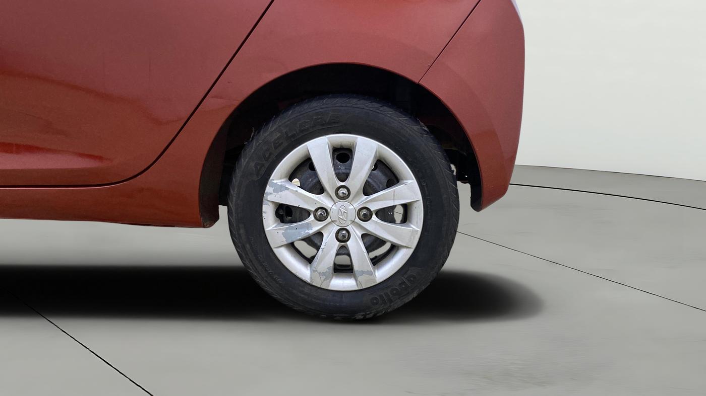 2013 Hyundai Eon SPORTZ, Petrol, Manual, 40,524 km, Left Rear Wheel
