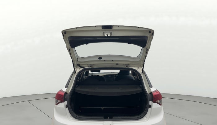 2016 Hyundai Elite i20 SPORTZ 1.2, Petrol, Manual, 27,637 km, Boot Door Open