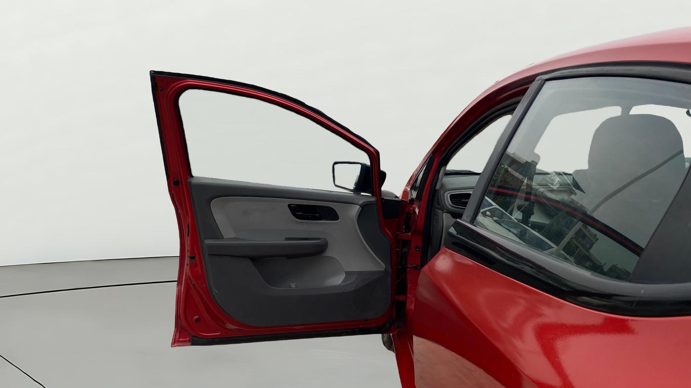 2021 Tata ALTROZ XE PETROL, Petrol, Manual, 79,557 km, LHS Front Door
