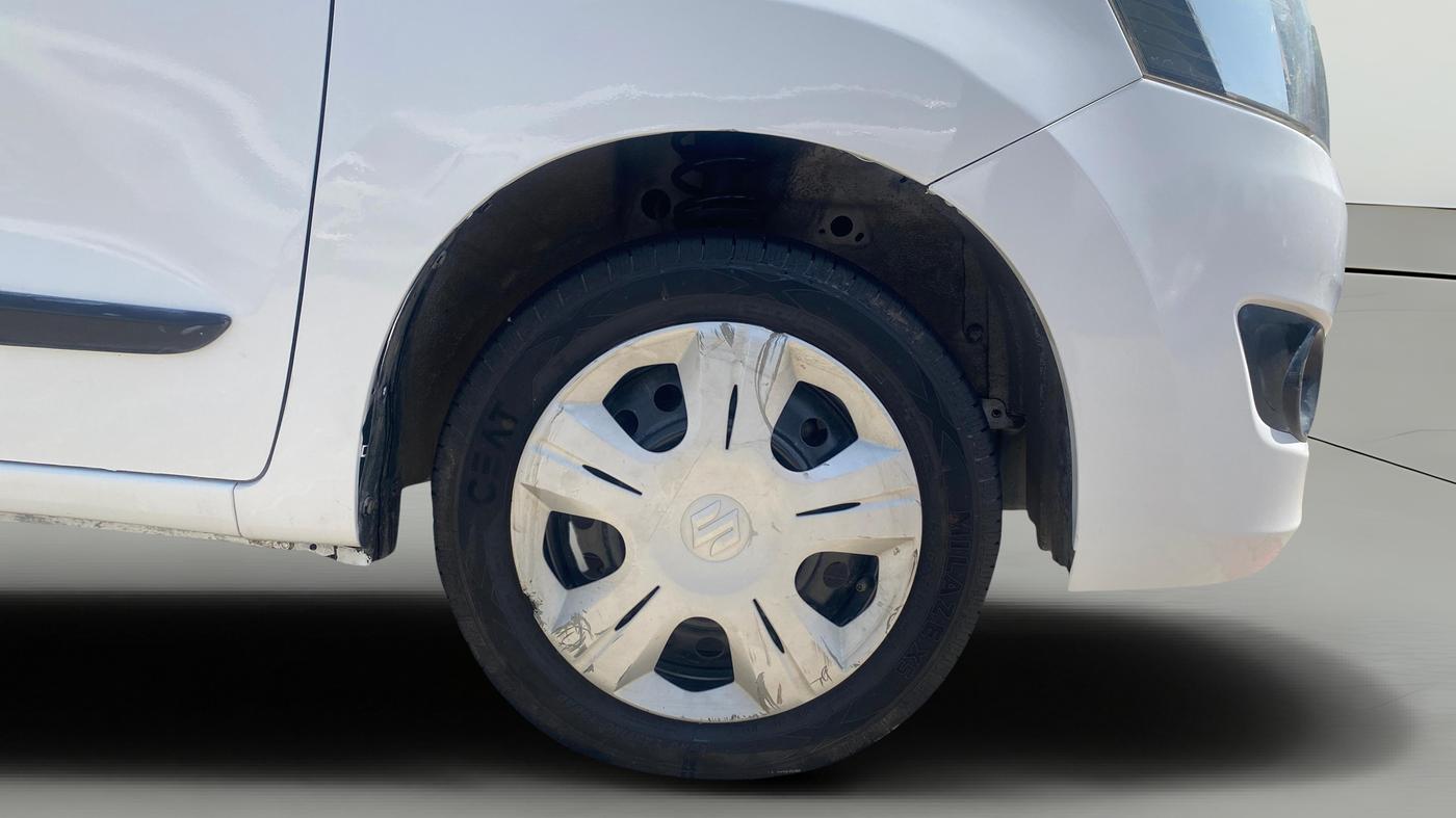 2017 Maruti Wagon R 1.0 VXI AMT, Petrol, Automatic, 66,893 km, Right Front Wheel