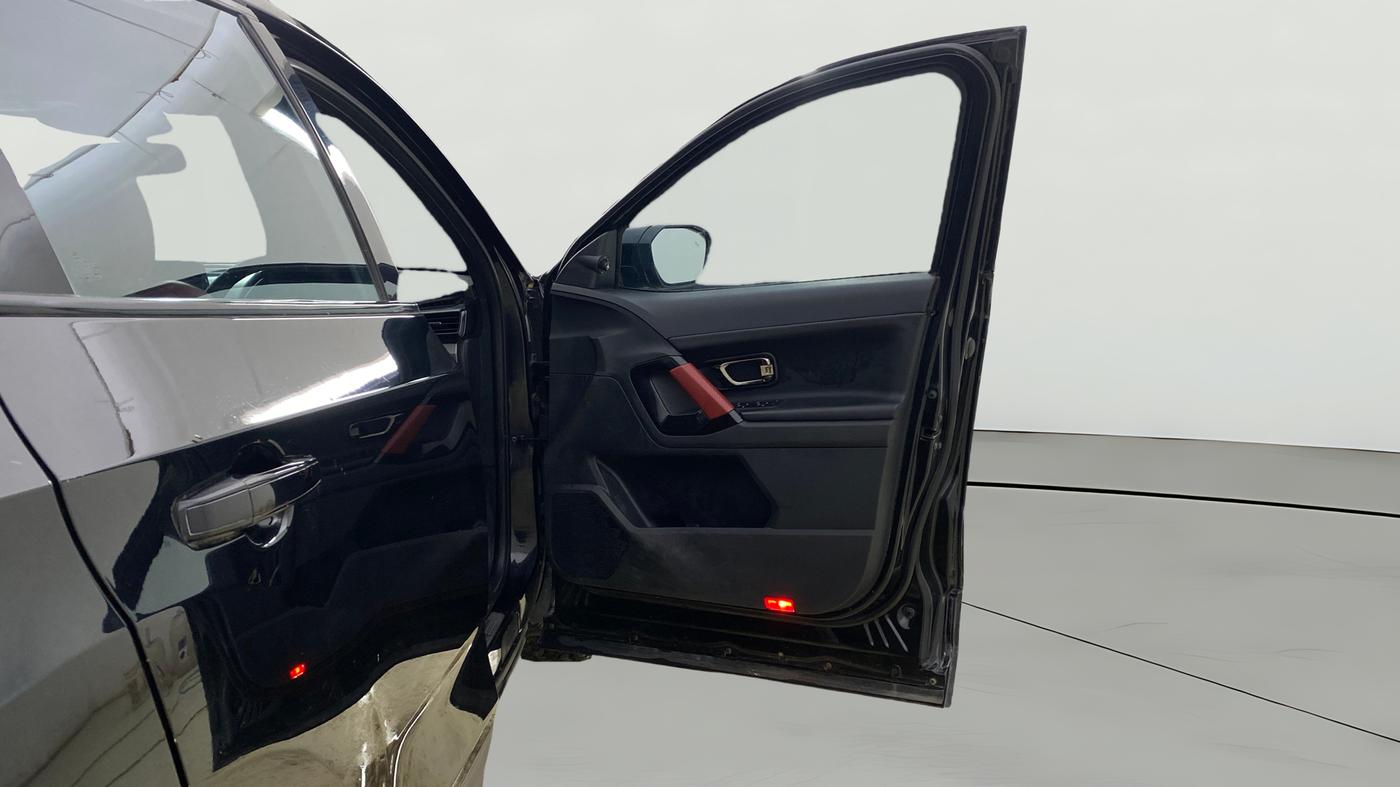 2023 Tata Harrier XZA + O 2.0L RED DARK EDITION 5 STR, Diesel, Automatic, 92,195 km, RHS Front Door