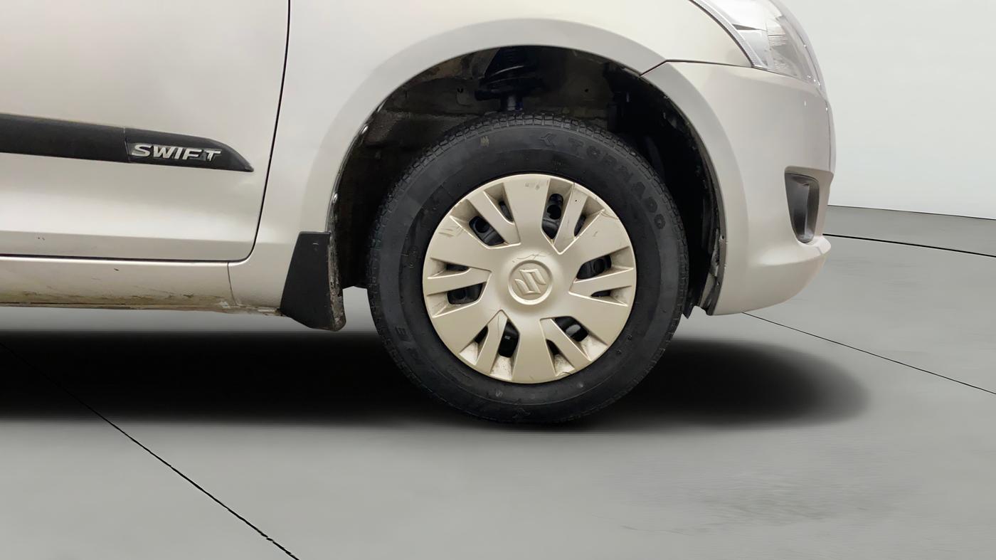 2014 Maruti Swift VXI, Petrol, Manual, 31,497 km, Right Front Wheel