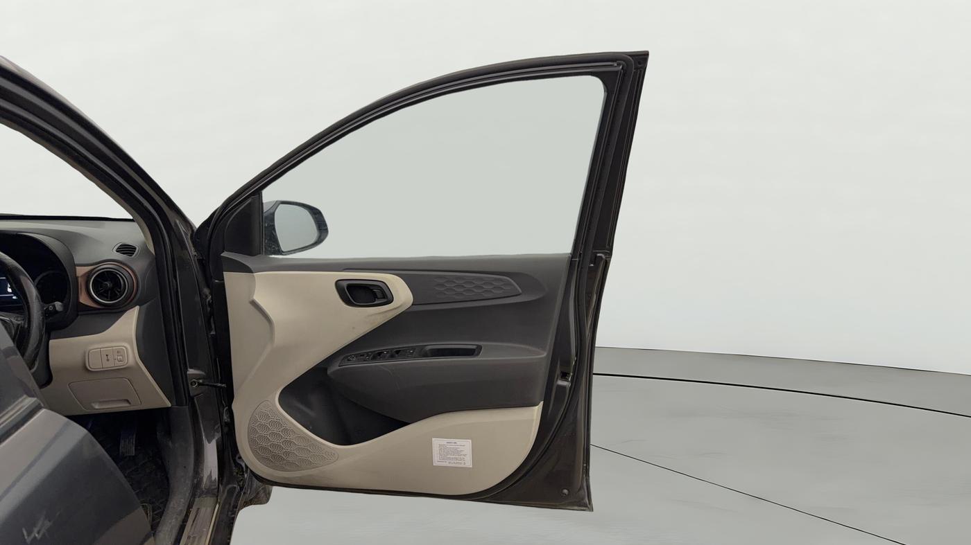 2023 Hyundai AURA SX 1.2 CNG, CNG, Manual, 42,759 km, RHS Front Door
