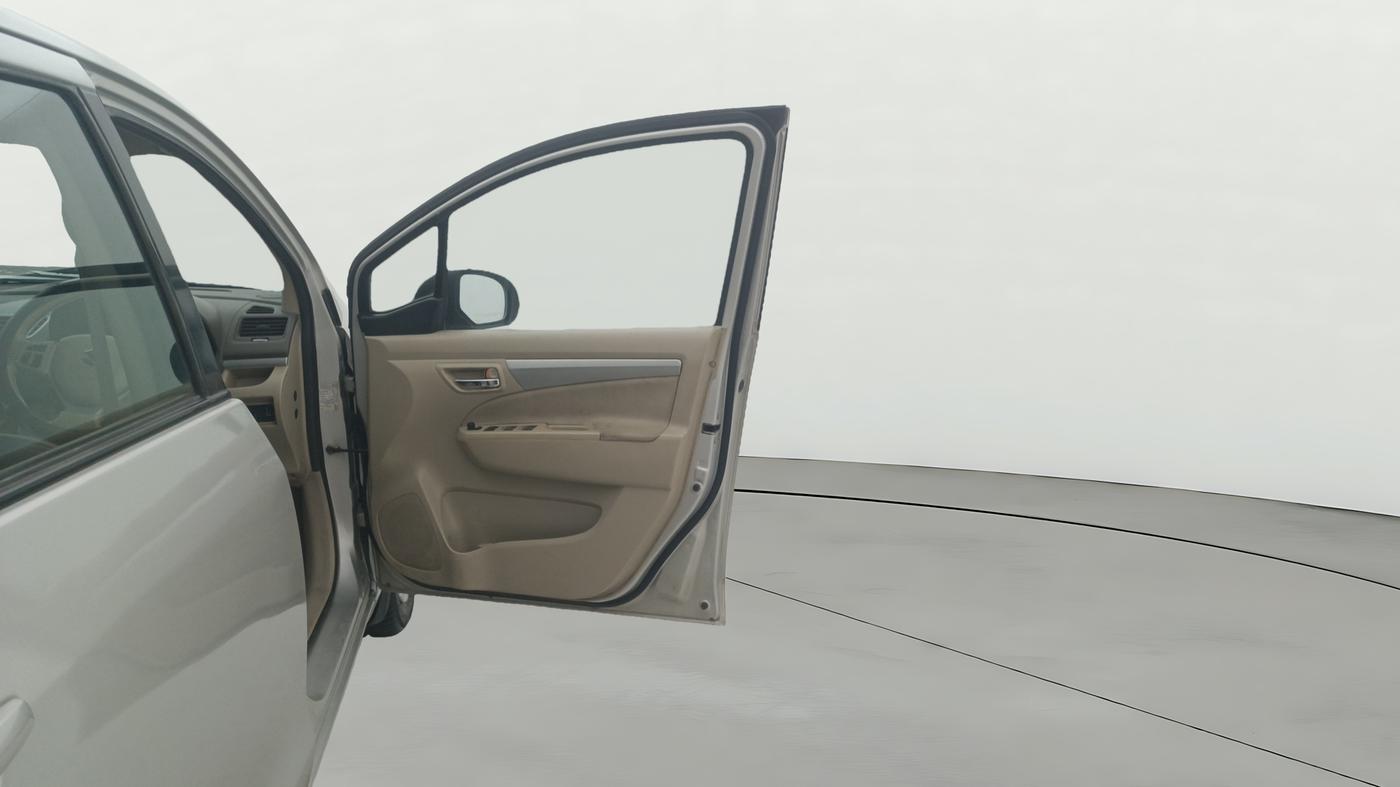 2016 Maruti Ertiga VDI SHVS, Diesel, Manual, 84,723 km, RHS Front Door