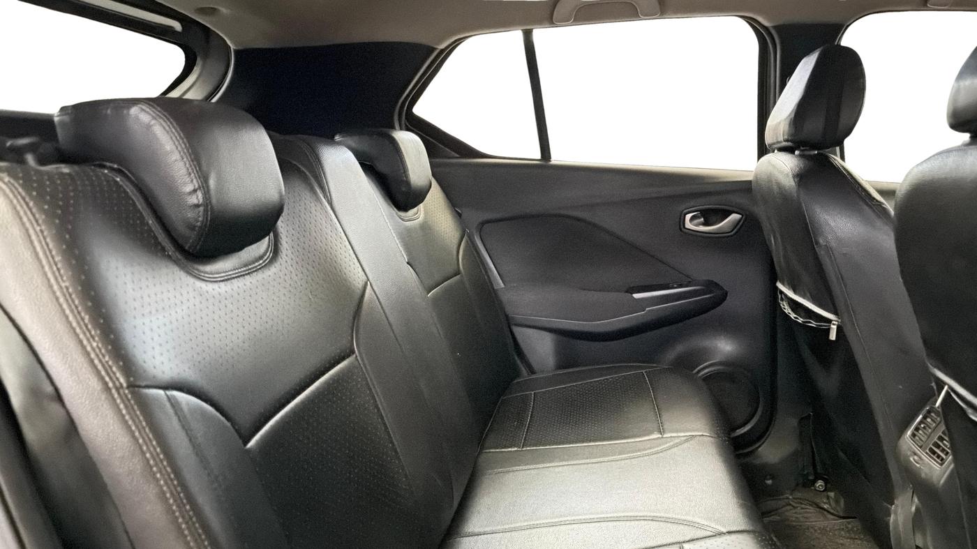 2019 Nissan Kicks XL 1.5, Petrol, Manual, 89,093 km, Right Side Rear Door Cabin