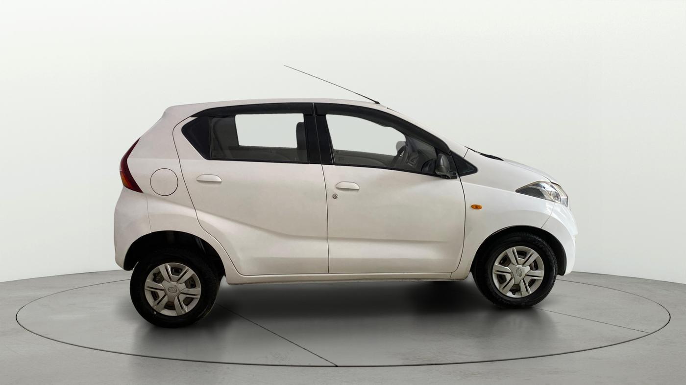 2016 Datsun Redi Go T, Petrol, Manual, 26,554 km, Right Side View