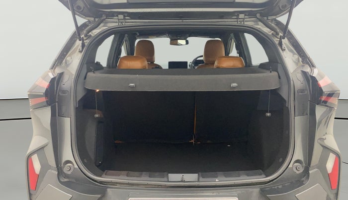 2024 Tata NEXON FEARLESS + SUNROOF DCA DUAL TONE 1.2 PETROL, Petrol, Automatic, 29,422 km, Boot Open Zoomed View