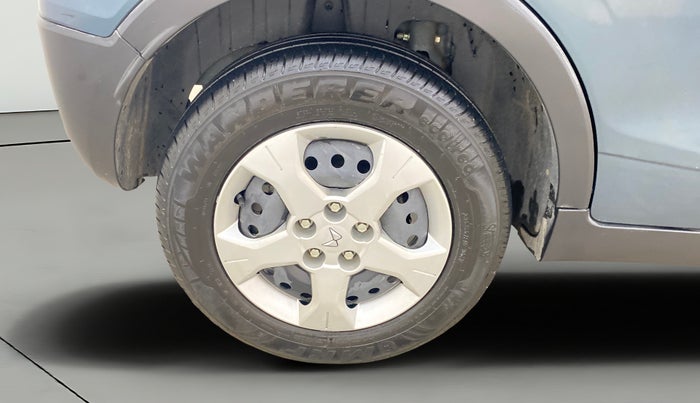 2023 Mahindra XUV300 W6 1.2 PETROL AMT, Petrol, Automatic, 16,670 km, Right Rear Wheel