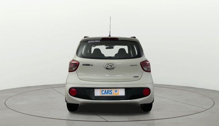 2017 Hyundai Grand i10 SPORTZ (O) AT 1.2 KAPPA VTVT, Petrol, Automatic, 38,356 km, Back/Rear